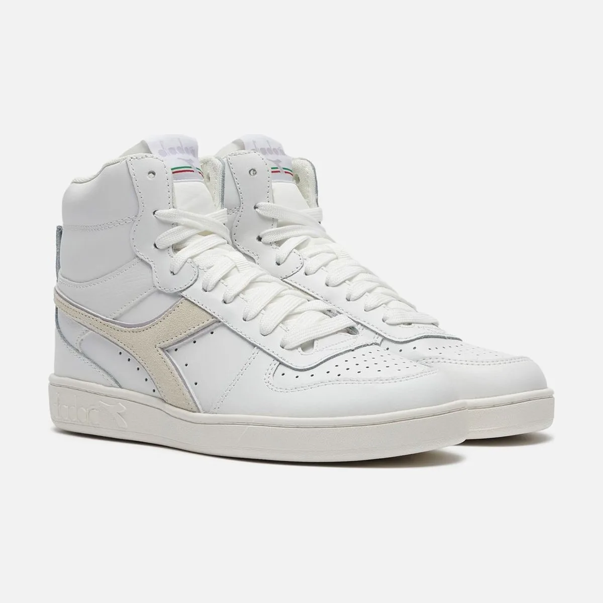 Женские кроссовки Diadora Magic Basket Mid Leather