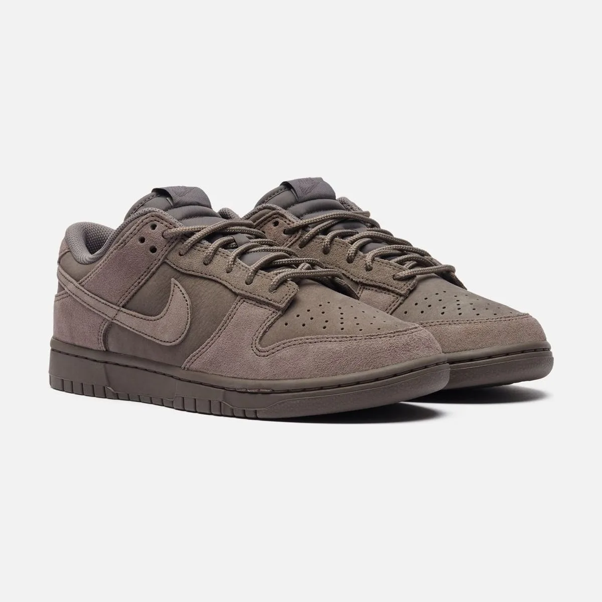 Мужские кроссовки Nike Dunk Low Retro SE