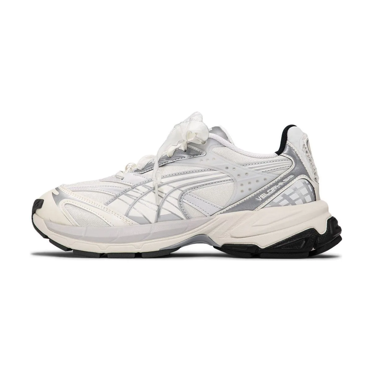 Женские кроссовки PUMA Velophasis