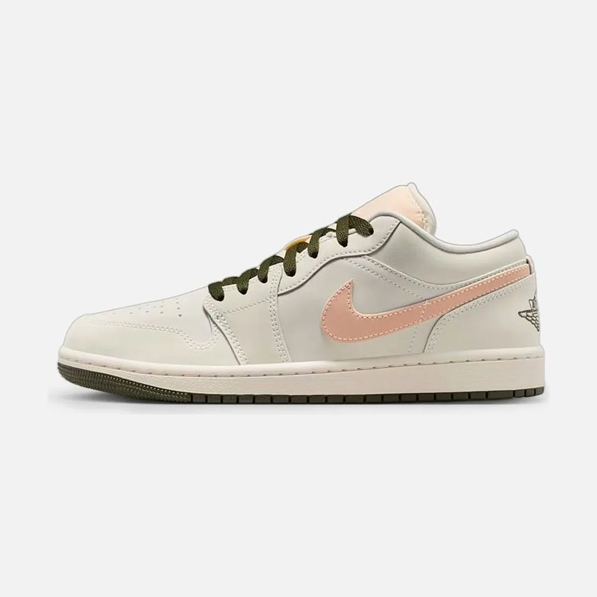 Женские кроссовки Air Jordan 1 Low