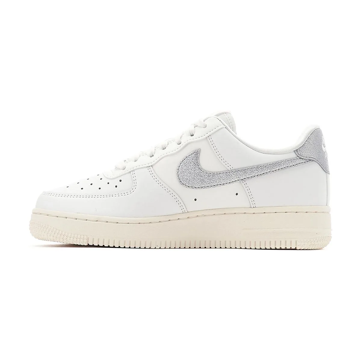 Женские кроссовки Nike Air Force 1 '07