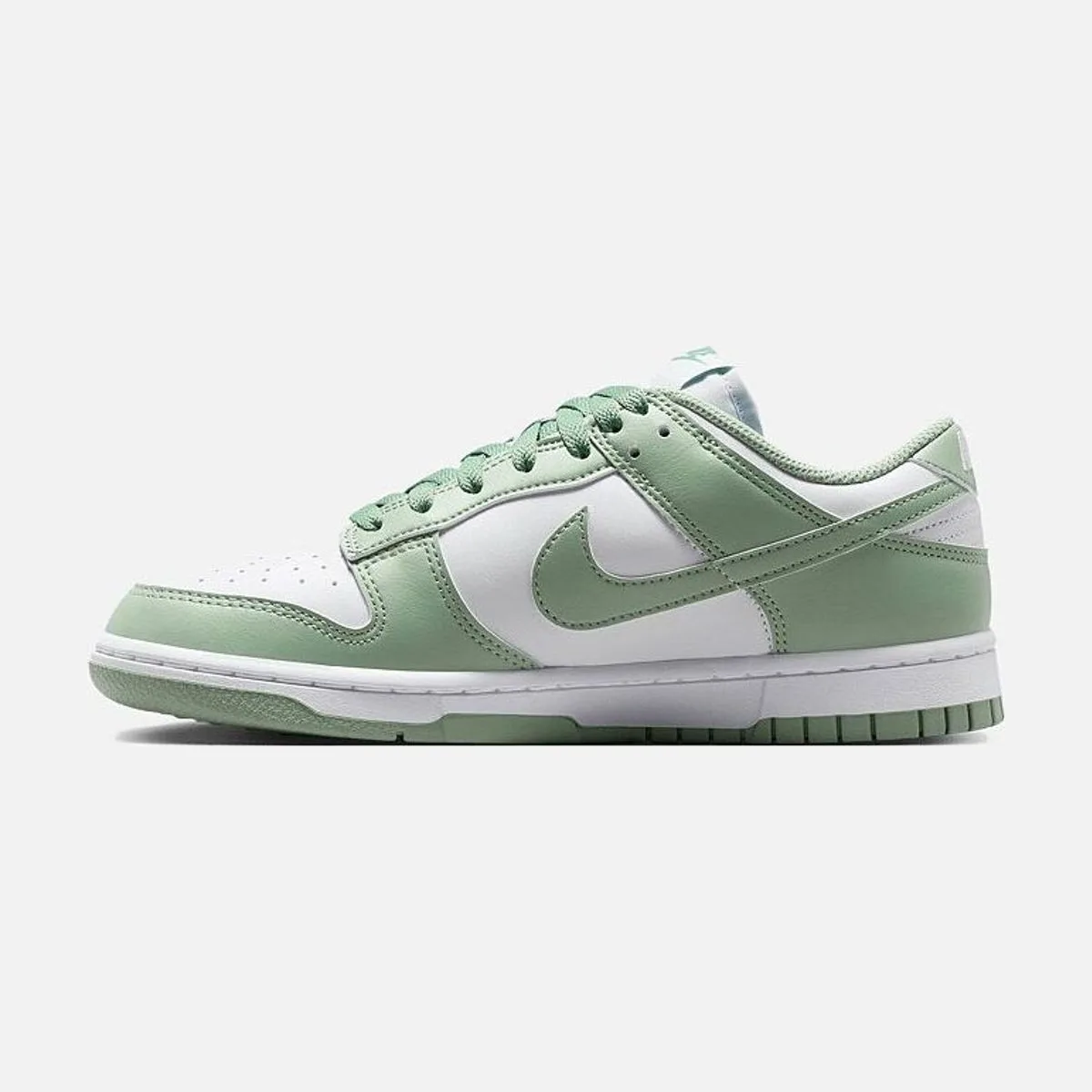 Женские кроссовки Nike Dunk Low